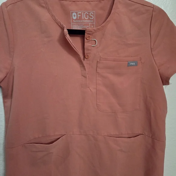 Figs Coral Scrub Set Women's Size Small Limited Edition - Picture 7 of 15